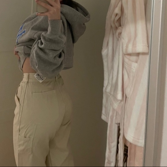 Brandy Melville Tammy Cargo Pants - Picture 2 of 3
